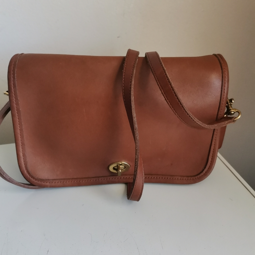 Vintage Coach # 9755Light  Brown Leather Shoulder/Crossbody Bag - Picture 3 of 13